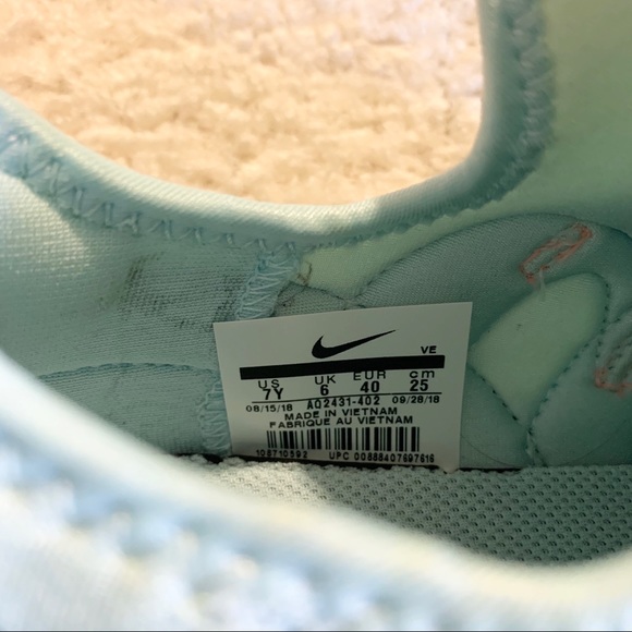 NWOT Nike Huarache E.D.G.E. Shoes- size 7Y boys - Picture 8 of 8